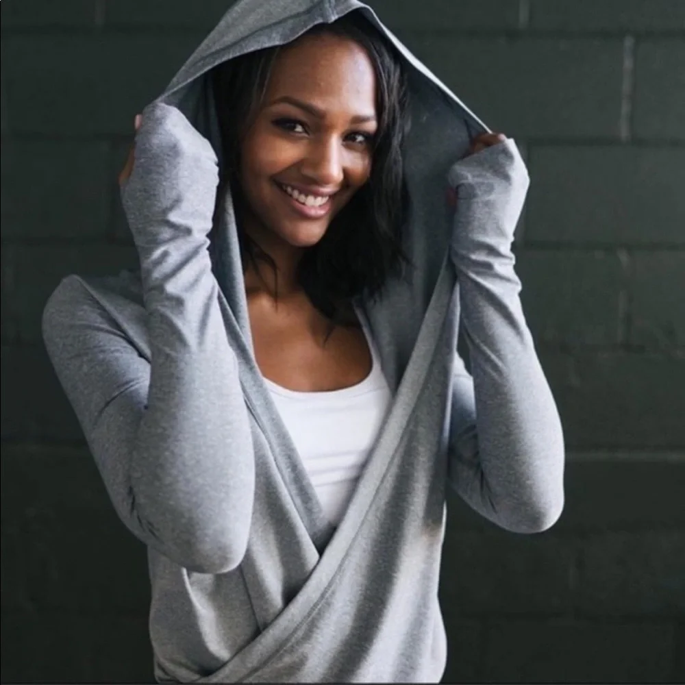 SOLD ZYIA Active Haze Yoga Wrap Hooded Gray Shawl - Picture 4 of 15